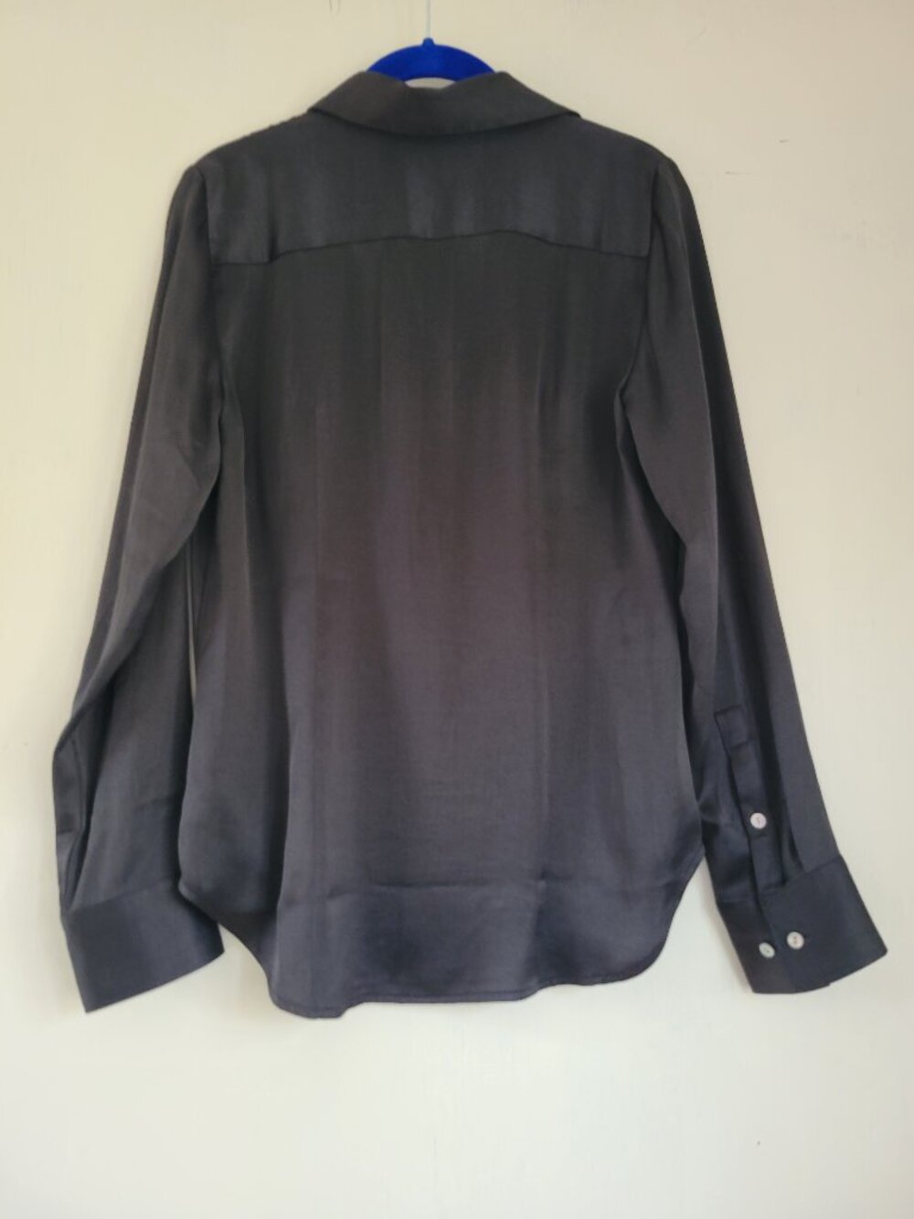 Madewell Darted Satin Button-Up Shirt Charcoal Gray Ecovero sz 2 Polished - Picture 3 of 11